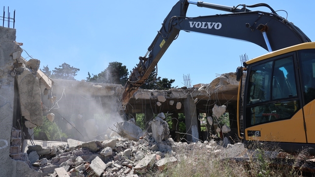Bodrum'da 45 kaçak yapı yıkıldı