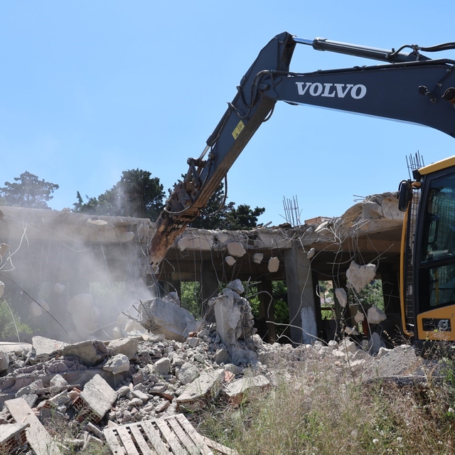 Bodrum'da 45 kaçak yapı yıkıldı