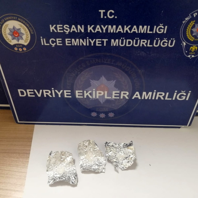 Keşan'da polisin üst araması yaptığı şüpheliden uyuşturucu ele geçirildi