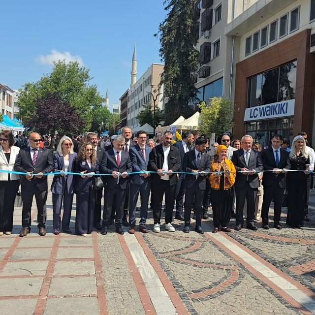 Edirne'de Hayat Boyu Öğrenme Haftası kutlandı: Kursiyerler 1 yıllık emekler...
