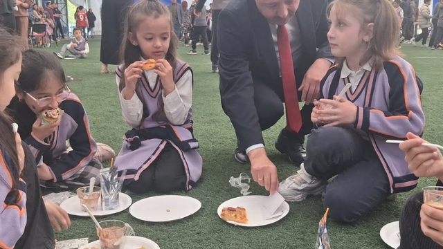 Çıldır'da "Yıl Sonu Tatlı Şenliği" düzenlendi