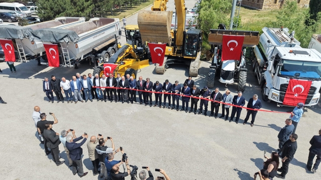 Karabük İl Özel İdaresine 13 yeni araç ve iş makinesi kazandırıldı
