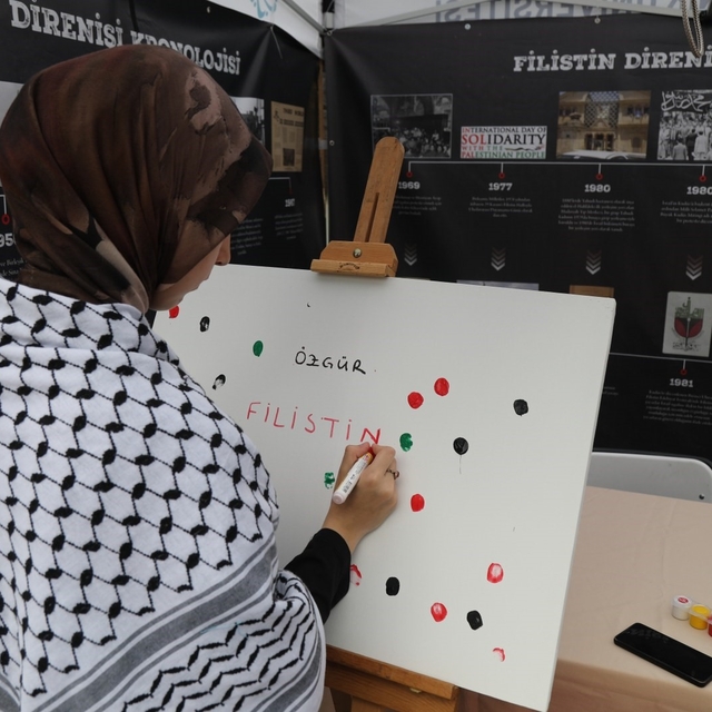 BTÜ öğrencileri Filistin için nöbette