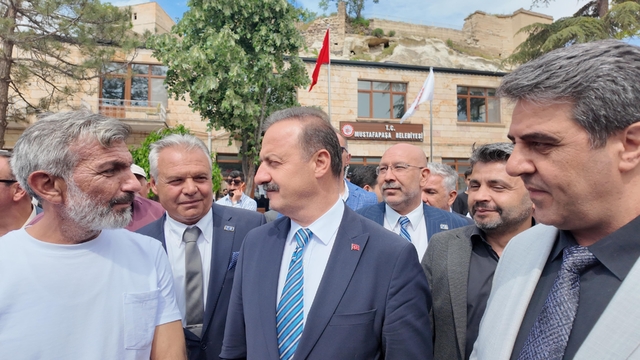 Ağıralioğlu, Mustafapaşa Beldesi'nde vatandaşla buluştu
