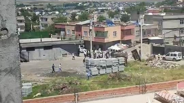 Diyarbakır'da iki grup arasında silahlı kavga: 4 yaralı