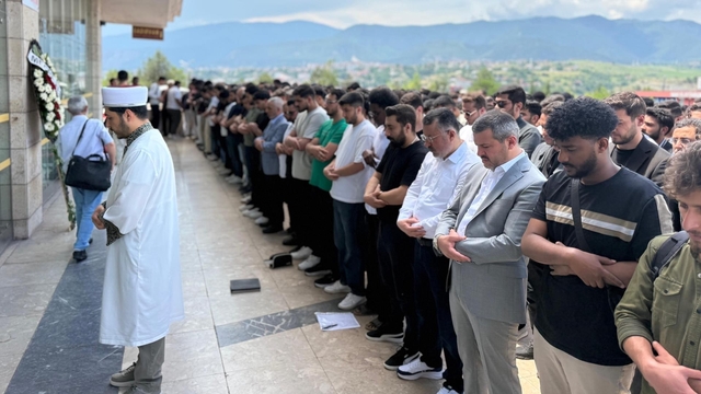 KBÜ'de hayatını kaybeden öğrenciler için gıyabi cenaze namazı kılındı