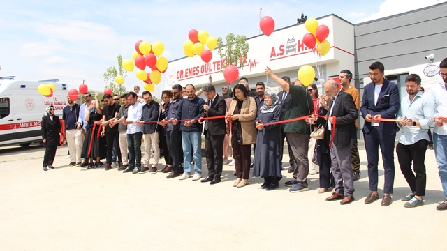 Yangında kaybettiği 8 yakını anısına 112 istasyonu ve 8 kurnalı şadırvan yaptırdı
