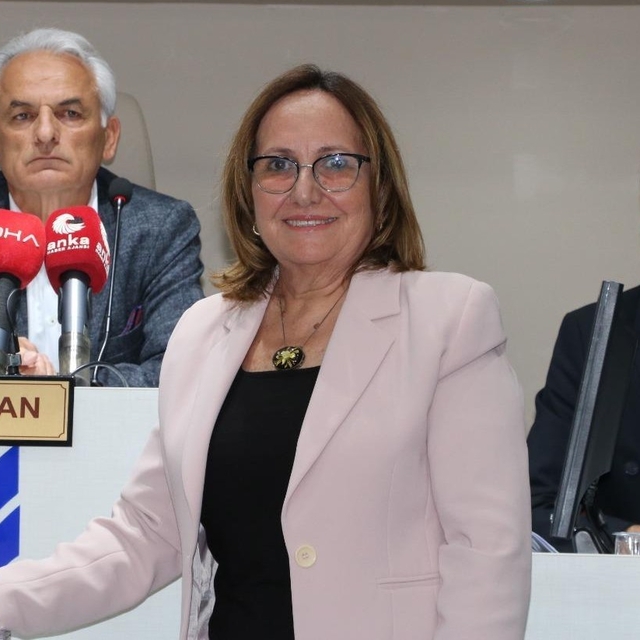 Güzelbahçe Belediyesi'nde Başkanvekili Ayşe Akın oldu