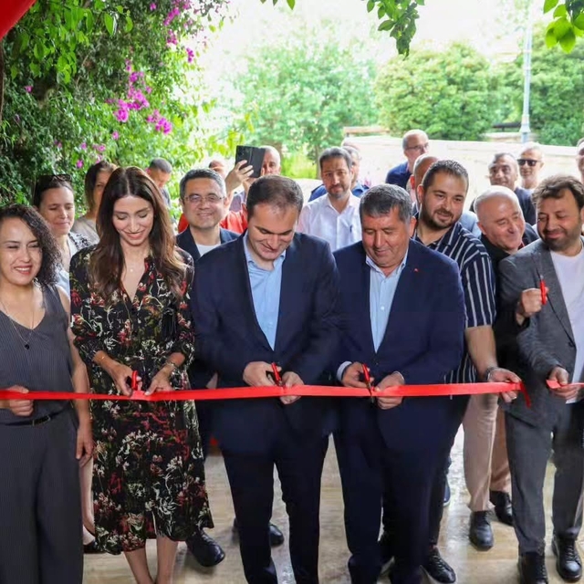 Bayındır Halk Eğitim Merkezi yıl sonu sergisi açıldı