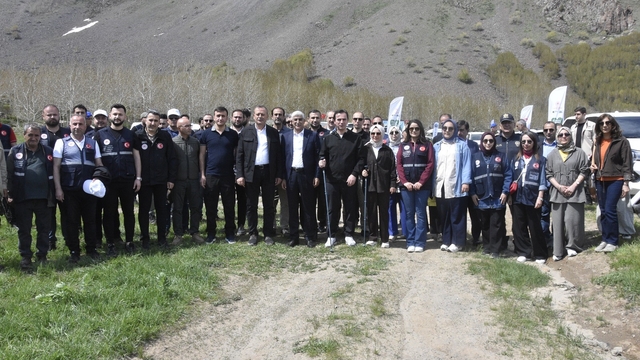 Dünya Çevre Günü'nde Nemrut için temizlik seferberliği
