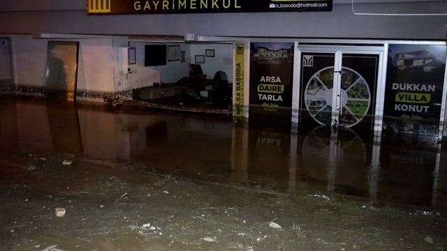 Konya'da dağlık alandan gelen sel etkili oldu