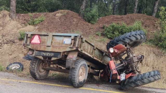Kazada ağır yaralanan traktör sürücüsü kurtarılamadı