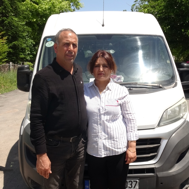 Eşine yardım için direksiyon başına geçti, öğrenci servisinin sevilen şoför...
