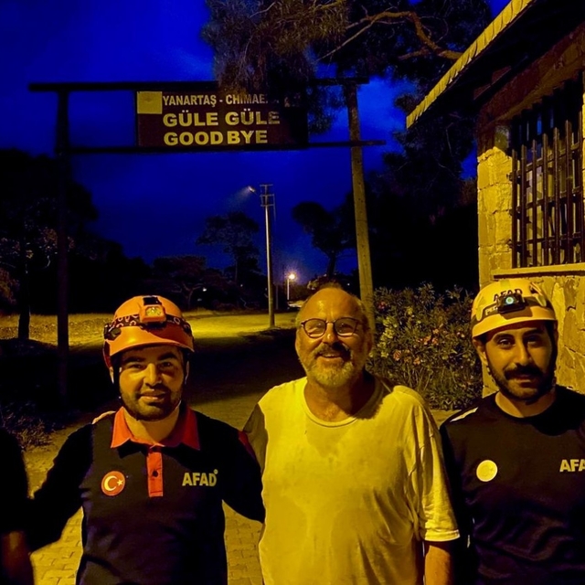Yürüyüş sırasında yolunu kaybeden turisti AFAD kurtardı