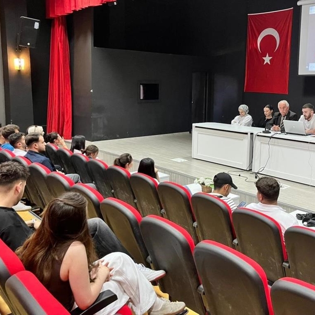 DPÜ Domaniç Hayme Ana MYO'da 'Avrupa Birliği ve Demokrasi' farkındalığı sem...