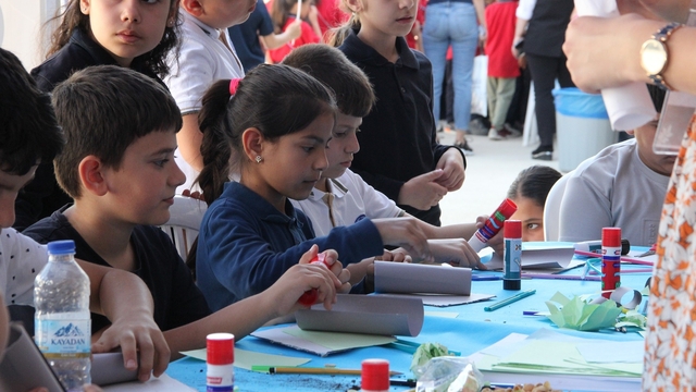 Çevre festivali Gaziantep'te çocukları ve aileleri buluşturdu
Dünya Çevre Günü'nde sıfır atık ve sürdürülebilir yaşam mesajı verildi
