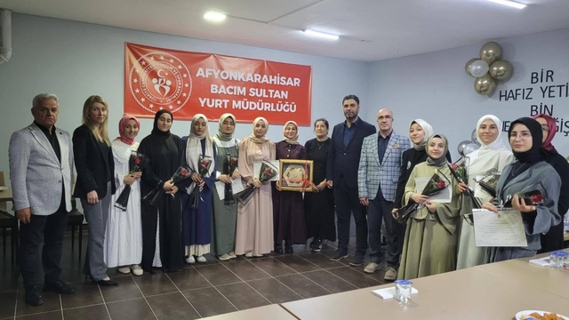 Öğrenci yurdundaki 'Kur'an'ı Kerim ve Hafızlık Kursu' programı sona erdi