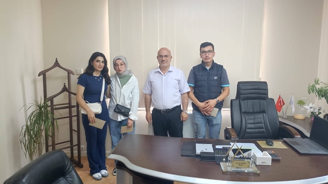 Emet'te gençler umre ödüllü bilgi yarışmasında ter döktü
