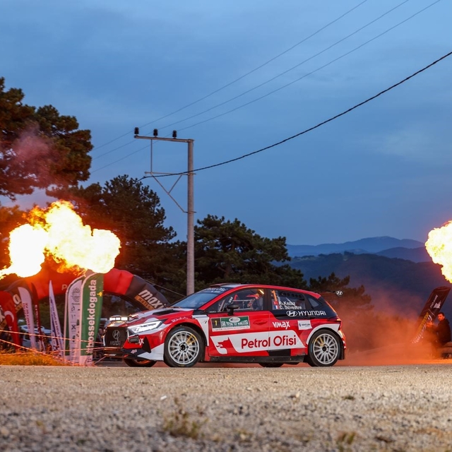 50. Yeşil Bursa Rallisi Osmangazi'den start aldı
Yarım asırlık rallinin sta...