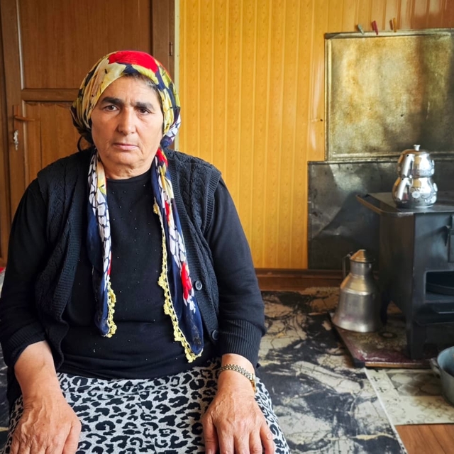 1'i bebek 4 evladı ve eşini kaybetti, torunları için ayakta