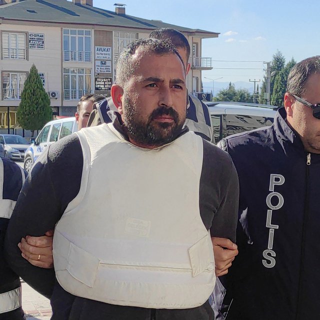 Husumetlisini öldüren sanığa yeniden yargılamada indirimli 14 yıl 7 ay hapi...