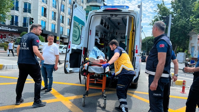 Batman'da motosiklet yayaya çarptı: 2 yaralı