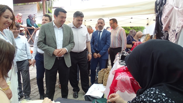 Havran'da Halk Eğitimi Merkezi yıl sonu sergisi açıldı