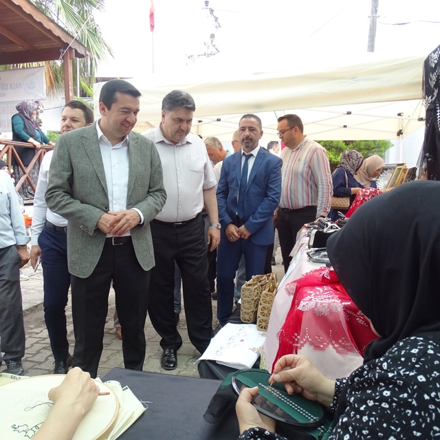 Havran'da Halk Eğitimi Merkezi yıl sonu sergisi açıldı