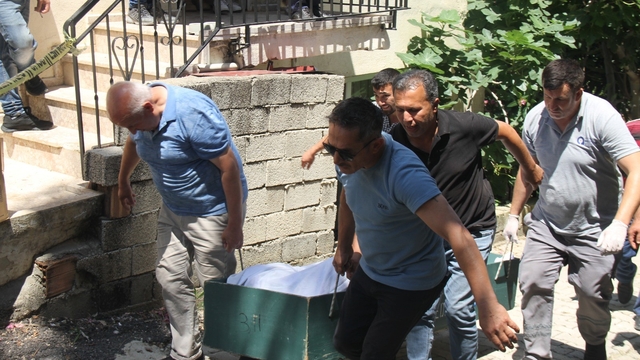 Antalya'da 41 yaşındaki adam evinin bahçesinde ölü bulundu
