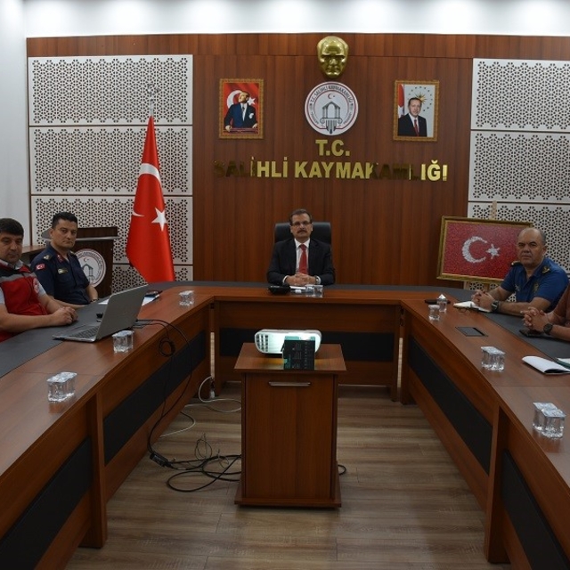 Salihli'de mevsimlik tarım işçilerinin sorunları masaya yatırıldı