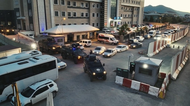 Bitlis merkezli 3 ilde uyuşturucu operasyonu; 13 tutuklama