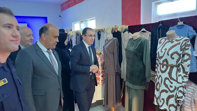Tavşanlı'da kursiyerlerin el emeği ürünleri sergilendi