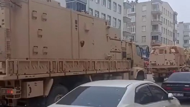 Sinop'ta askeri sevkiyat anları kamerada: Özgür özel'in "balıklar ürküyor" sözlerine ironik gönderme