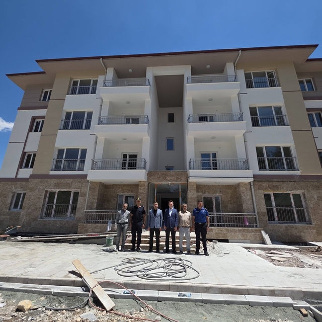 Kaymakam Algın ve Başsavcı Duran, adliye lojmanlarında incelemelerde bulund...