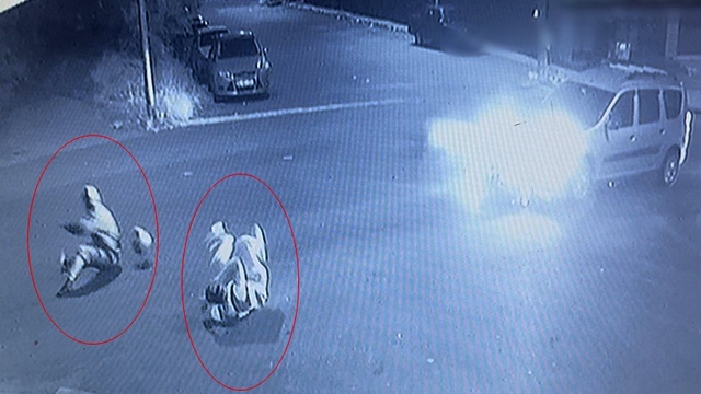 Tekirdağ'da otomobilin çarptığı motosikletten fırladılar