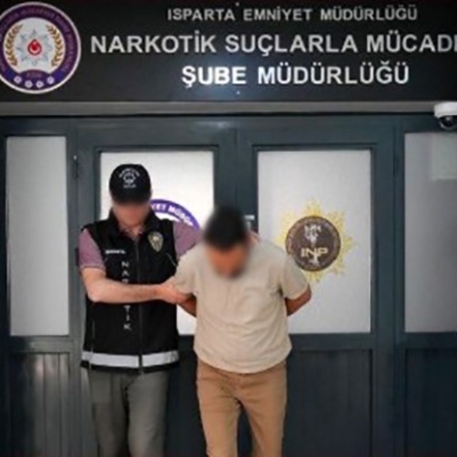 Isparta'da uyuşturucu ticareti suçundan 10 yıl hapis cezasıyla aranan şahıs...
