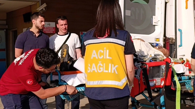 Kiraz toplamak için çıktığı ağaçtan düşüp, ağır yaralandı