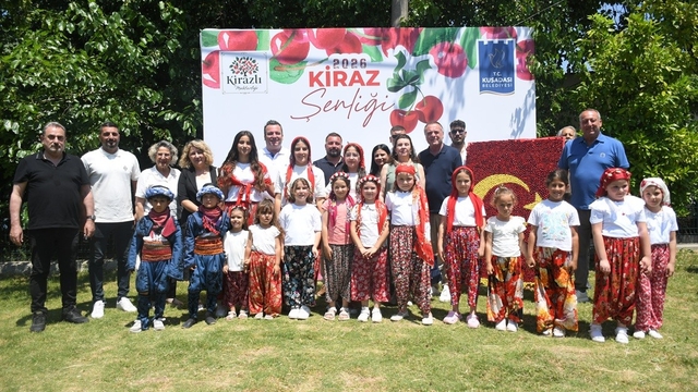 Kuşadası'nda Kiraz Şenliği coşkuyla başladı