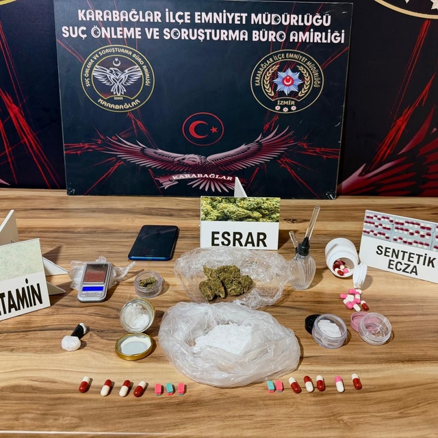 İzmir'de uyuşturucu operasyonlarında yakalanan 3 şüpheli tutuklandı