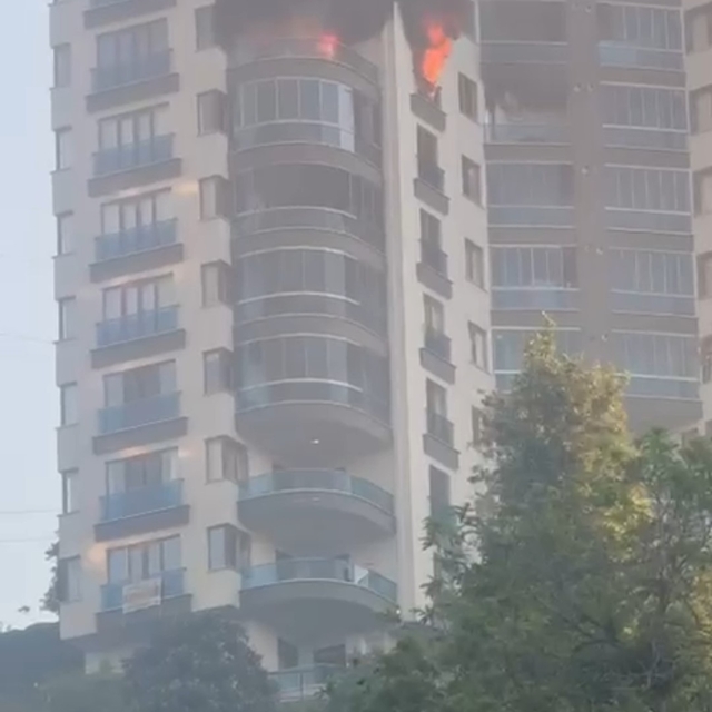 Rize'de yangın çıkan ev kullanılamaz hale geldi
