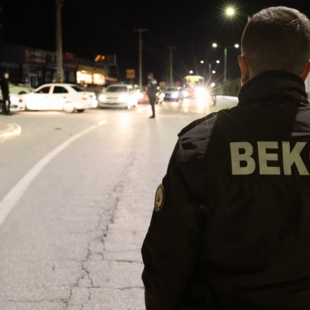 Aksaray polisi şok uygulamalarla şehir genelinde denetim yapıyor