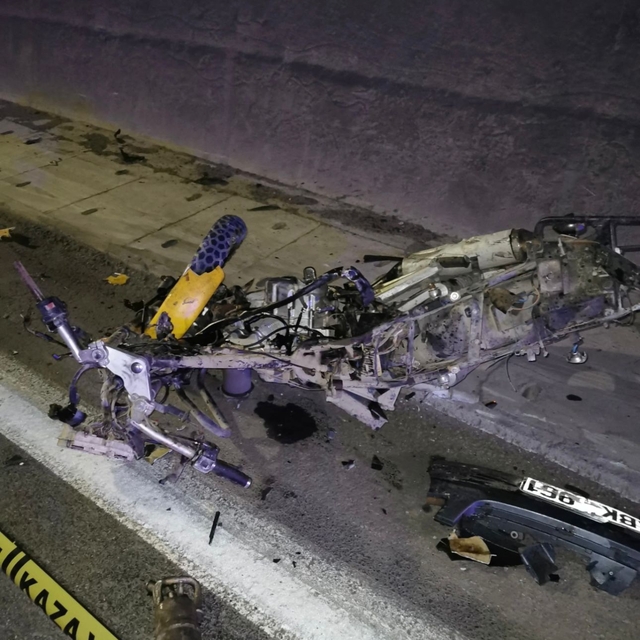 Tünelde otomobil ile motosiklet çarpıştı; 1 ölü, 2 yaralı