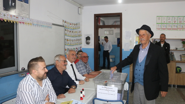 Nevşehir'in Mustafapaşa beldesinde oy kullanma işlemi başladı