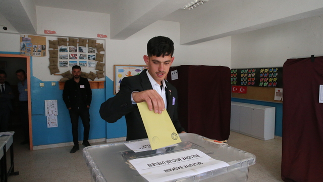 Tokat'ın 4 beldesinde seçmenler sandık başında