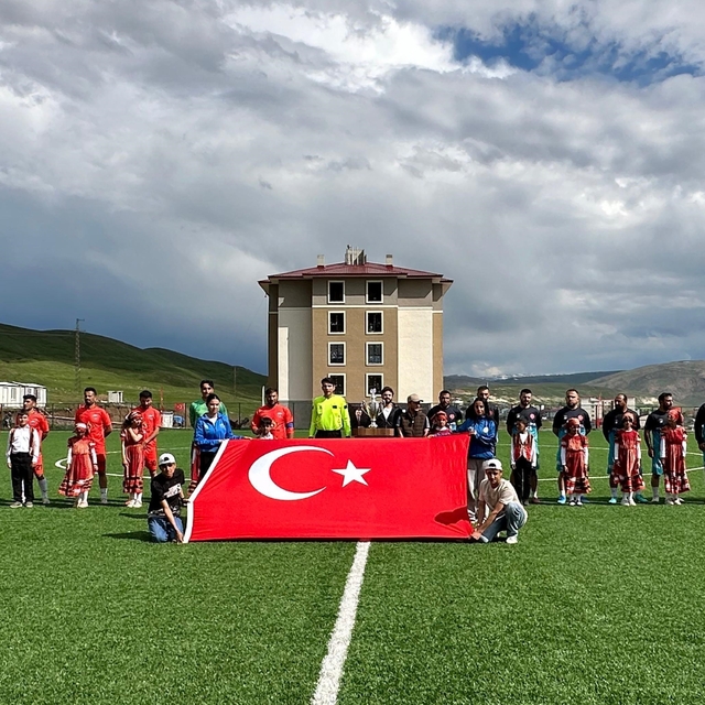 Tekman'da Mustafa Çiftçi futbol turnuvası şampiyonu Hürriyetspor oldu