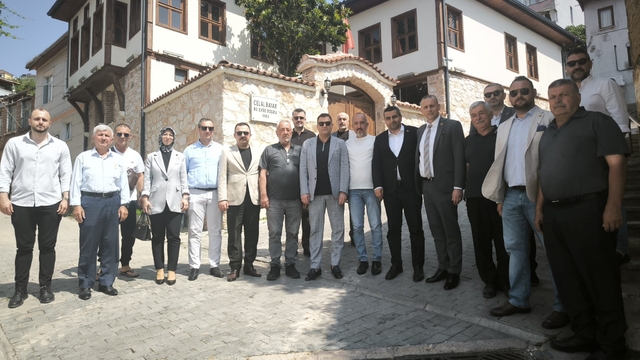 MHP Bursa'dan Gemlik çıkarması
Kırsal mahallelerin sorunları yerinde dinlendi