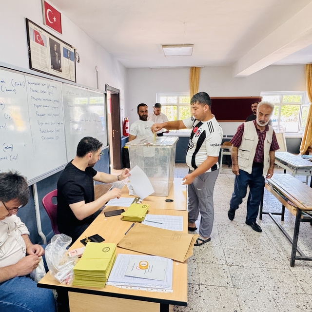 Narin Güran'ın mahallesinde seçmen muhtarlık için sandık başına gitti