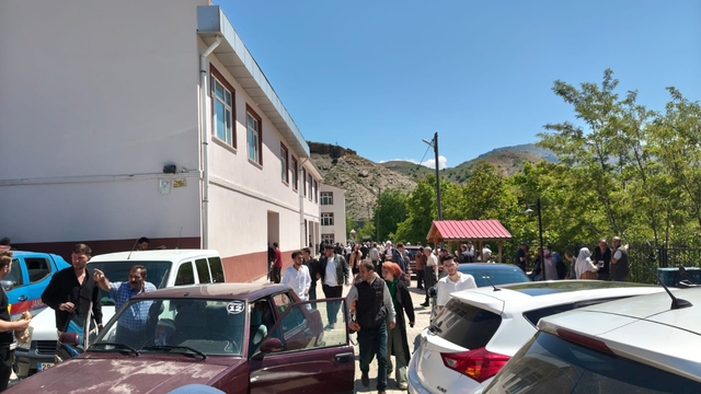 Gümüşhane'nin Tekke beldesinde 2 bin 969 seçmen sandık başında