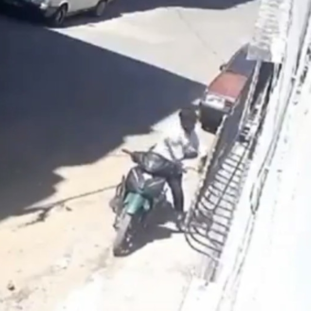 Kızını darp edip motosikletle sürükleyen babanın 12 suç kaydı olduğu ortaya...