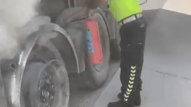 Faciayı jandarma önledi
Yakıt tankerini jandarma söndürdü